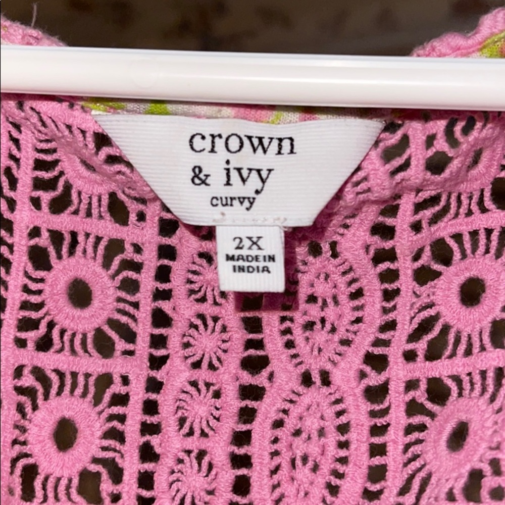 Crown & Ivy tank top